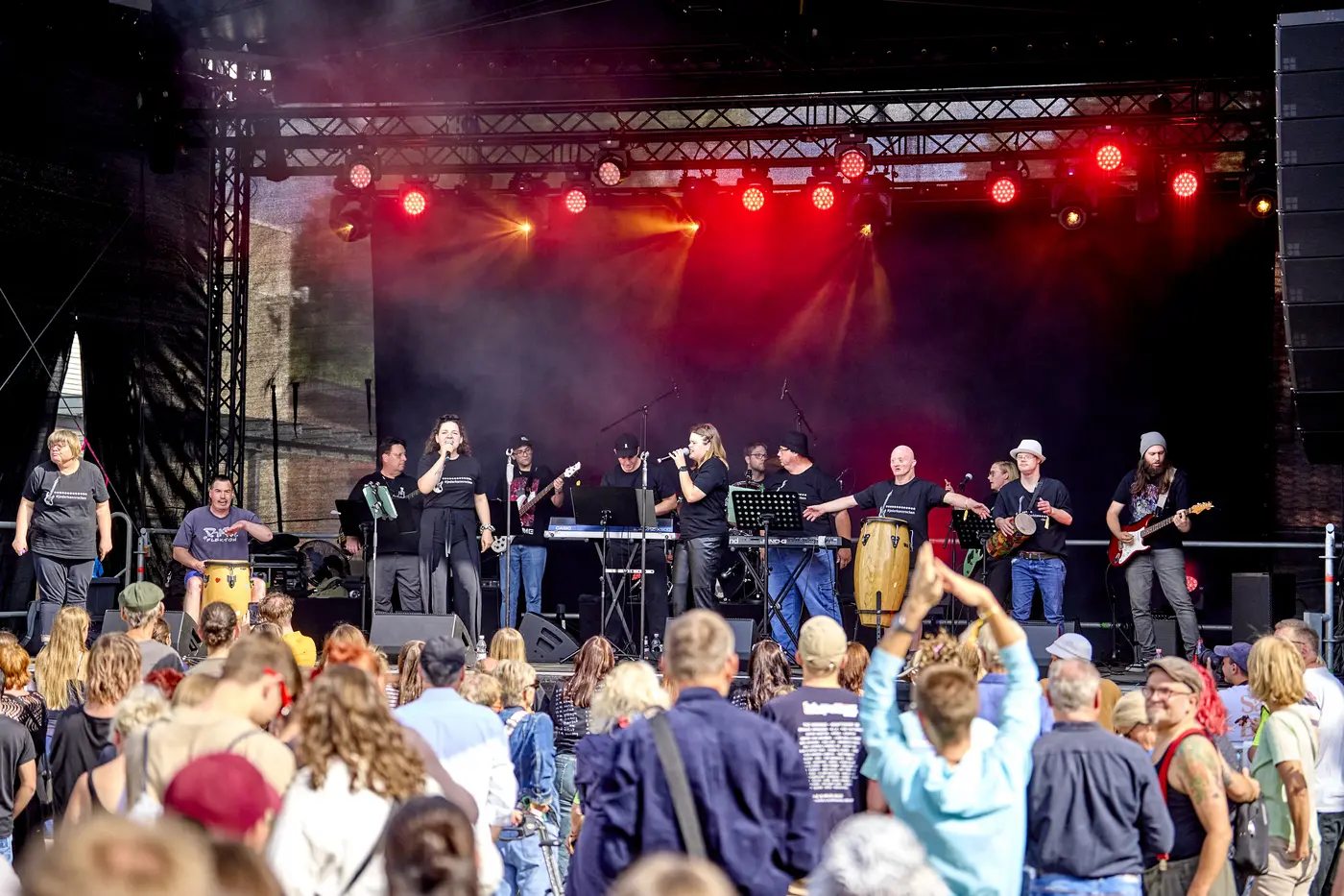 Hand in Hand spielt auf dem ALL iN BEAT Festival.