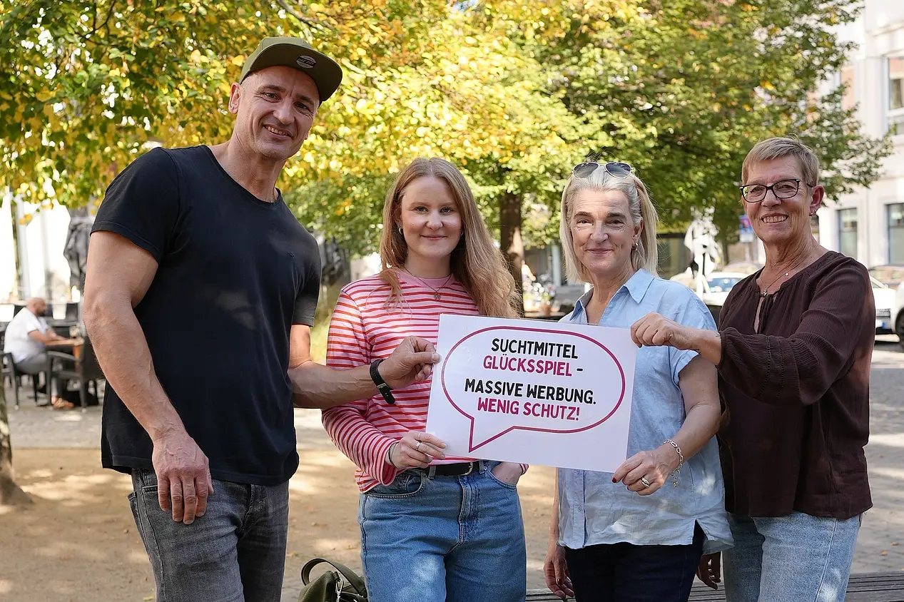 Gruppenbild von Christian Horn, Larissa Waßmann, Mira Vogt und Petra Gauer