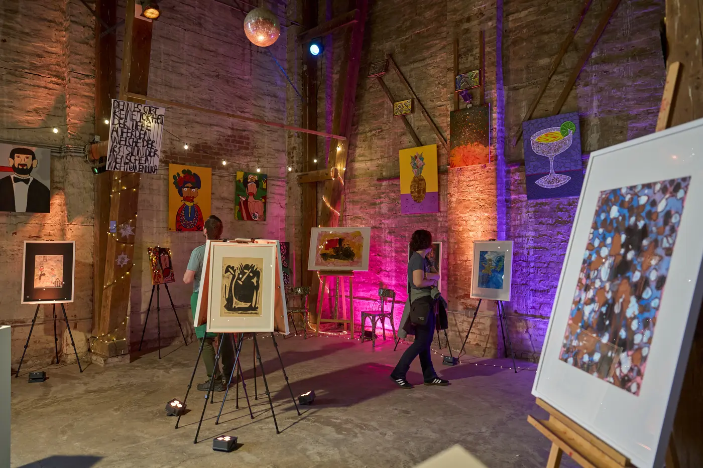 Auf dem ALL iN BEAT Festival wurde in der Scheune Kunst der Villa Luise ausgestellt.