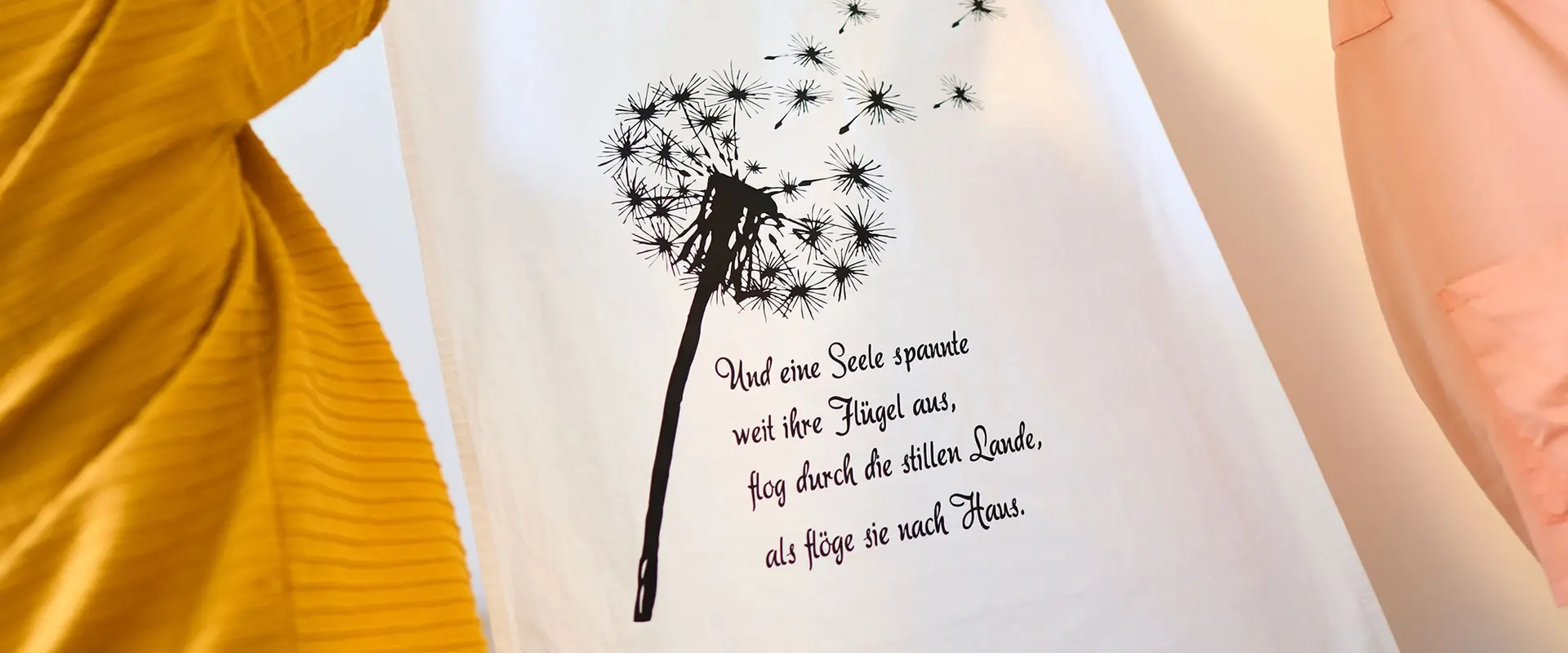 Und eine Seele spannte weite ihre Flügel aus, flog durch die stillen Lande, als flöge sie nach Haus.