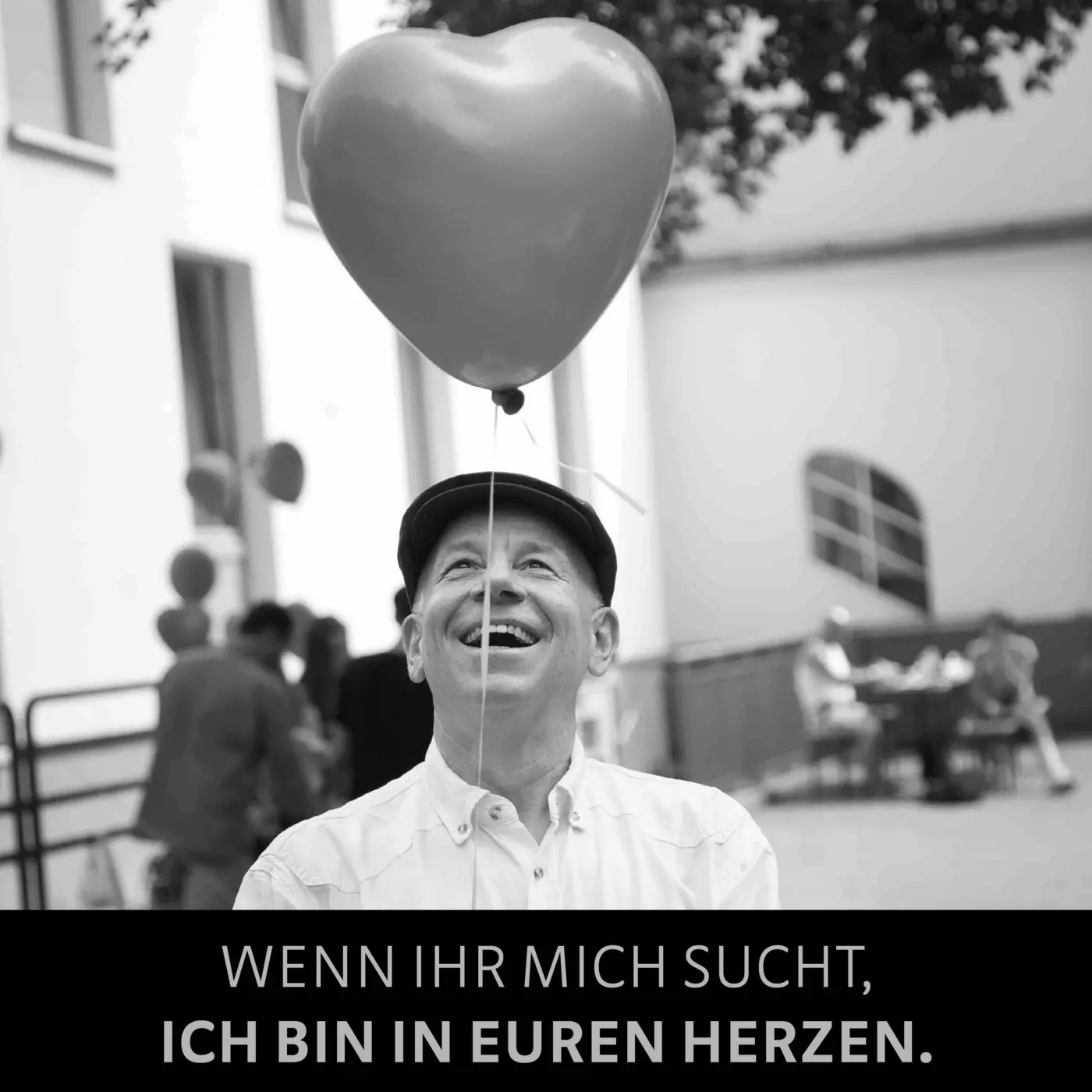 Rüdiger Becker mit Luftballon