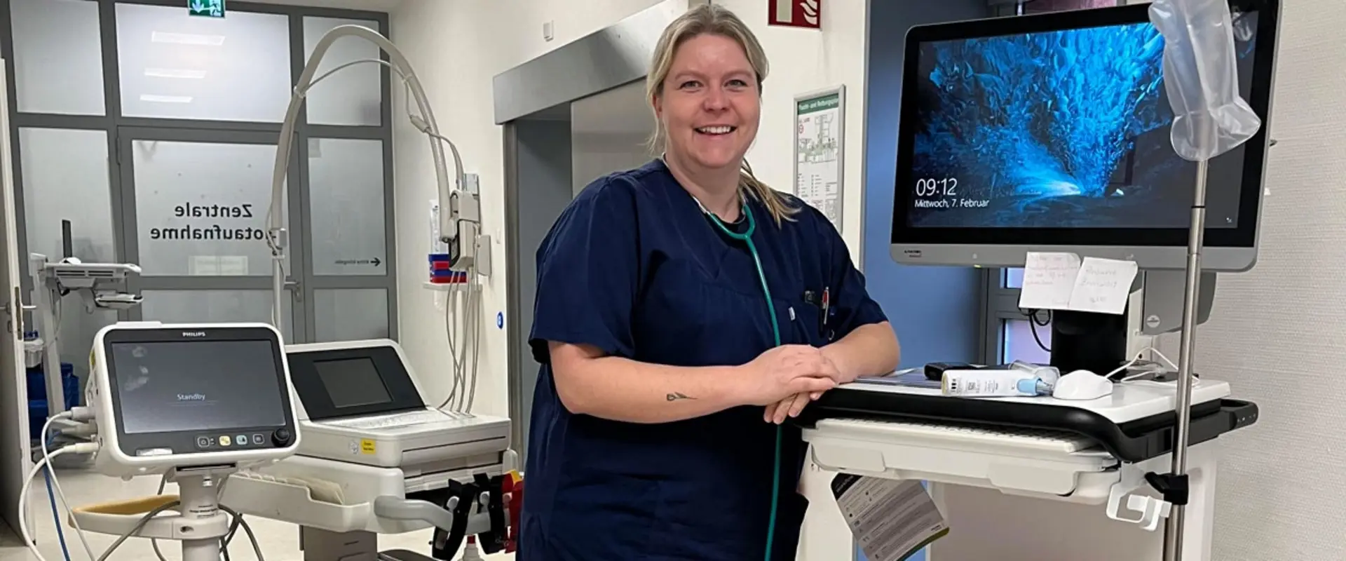 Nadja Bewig am Arbeitsplatz