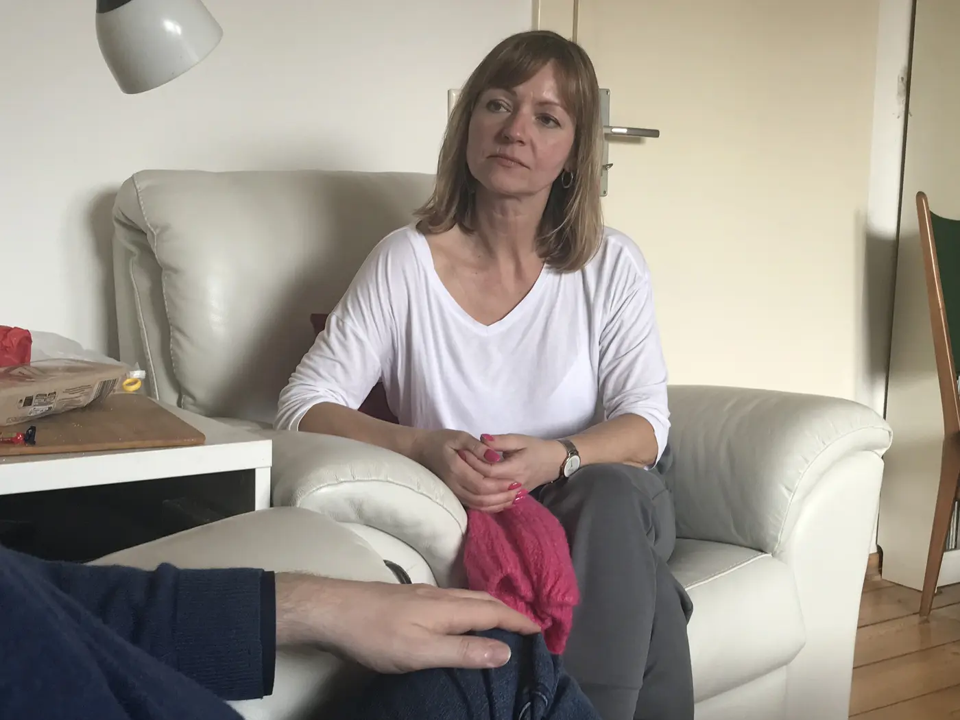 Brigitte Hube von der DIAPP im Gespräch mit einem Klienten