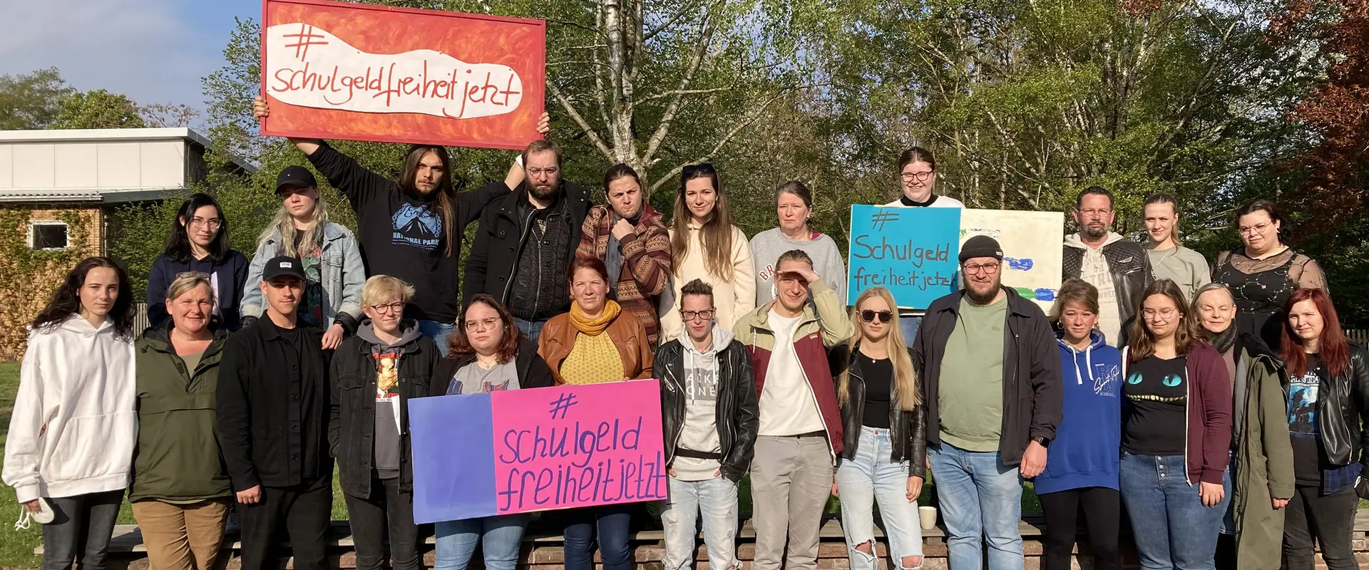 Schüler:innen der HEP-Schule protestieren