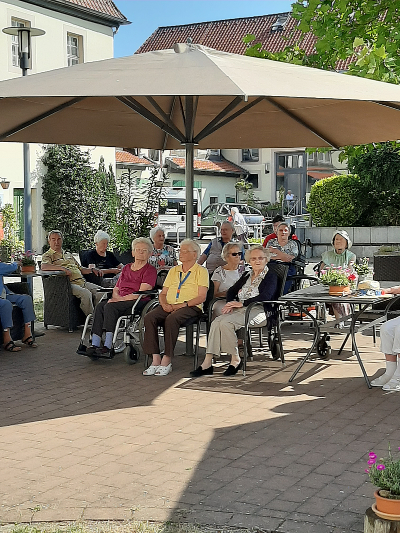 Seniorenhilfe: Gottesdienst im Grünen in Beienrode | ESN
