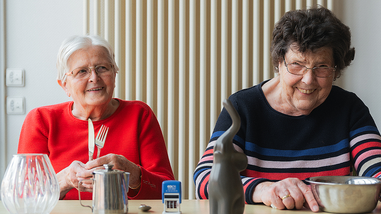 zwei Frauen aus dem Seniorenheim Bethanien