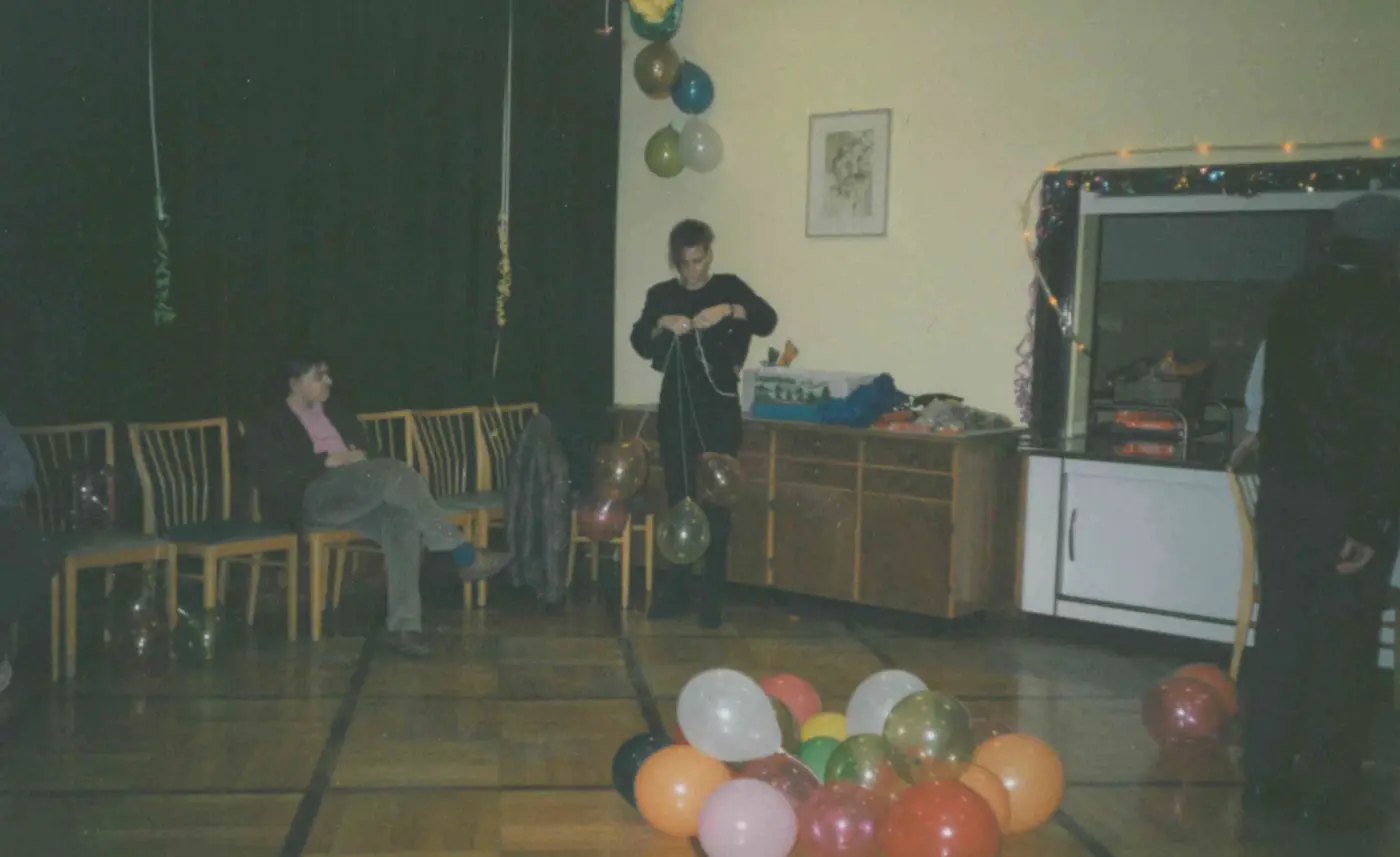 Vorbereitungen Silvesterparty. Schmücken.