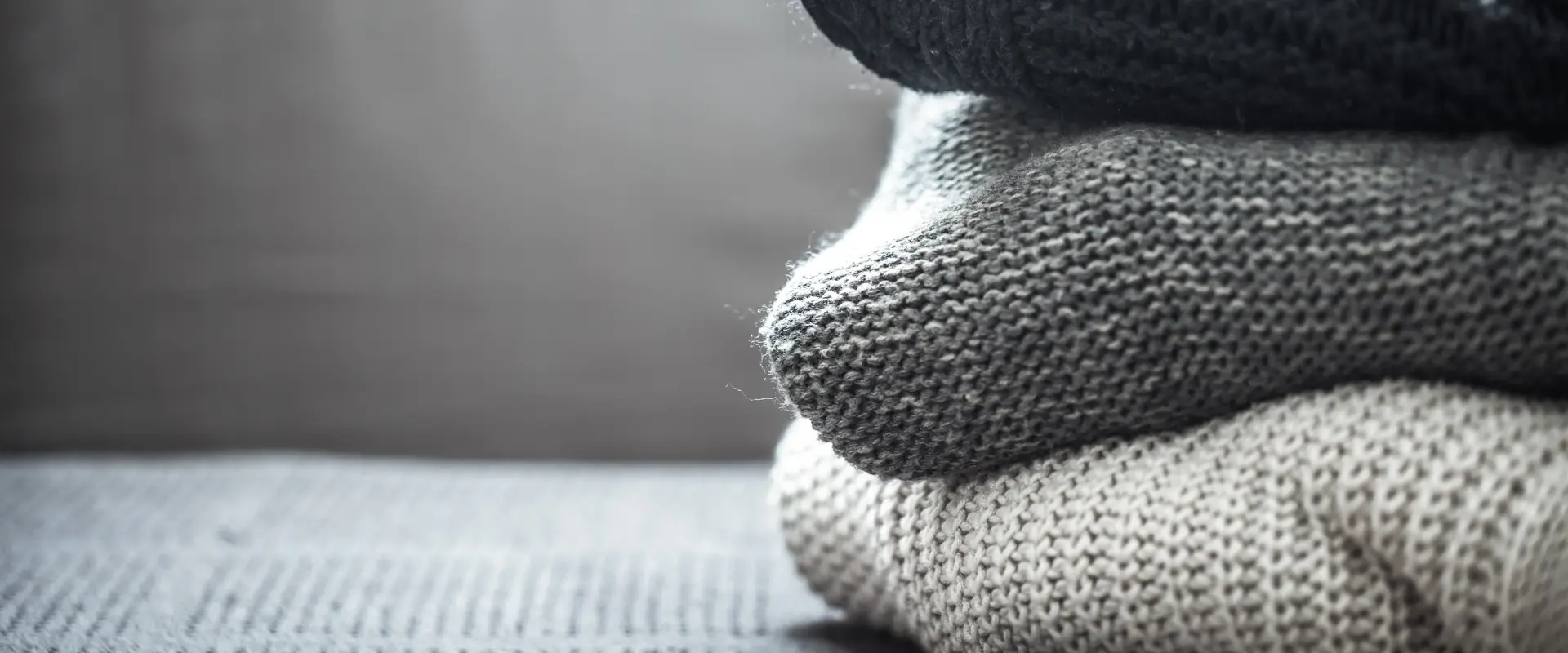 Staple von heller Kleidung