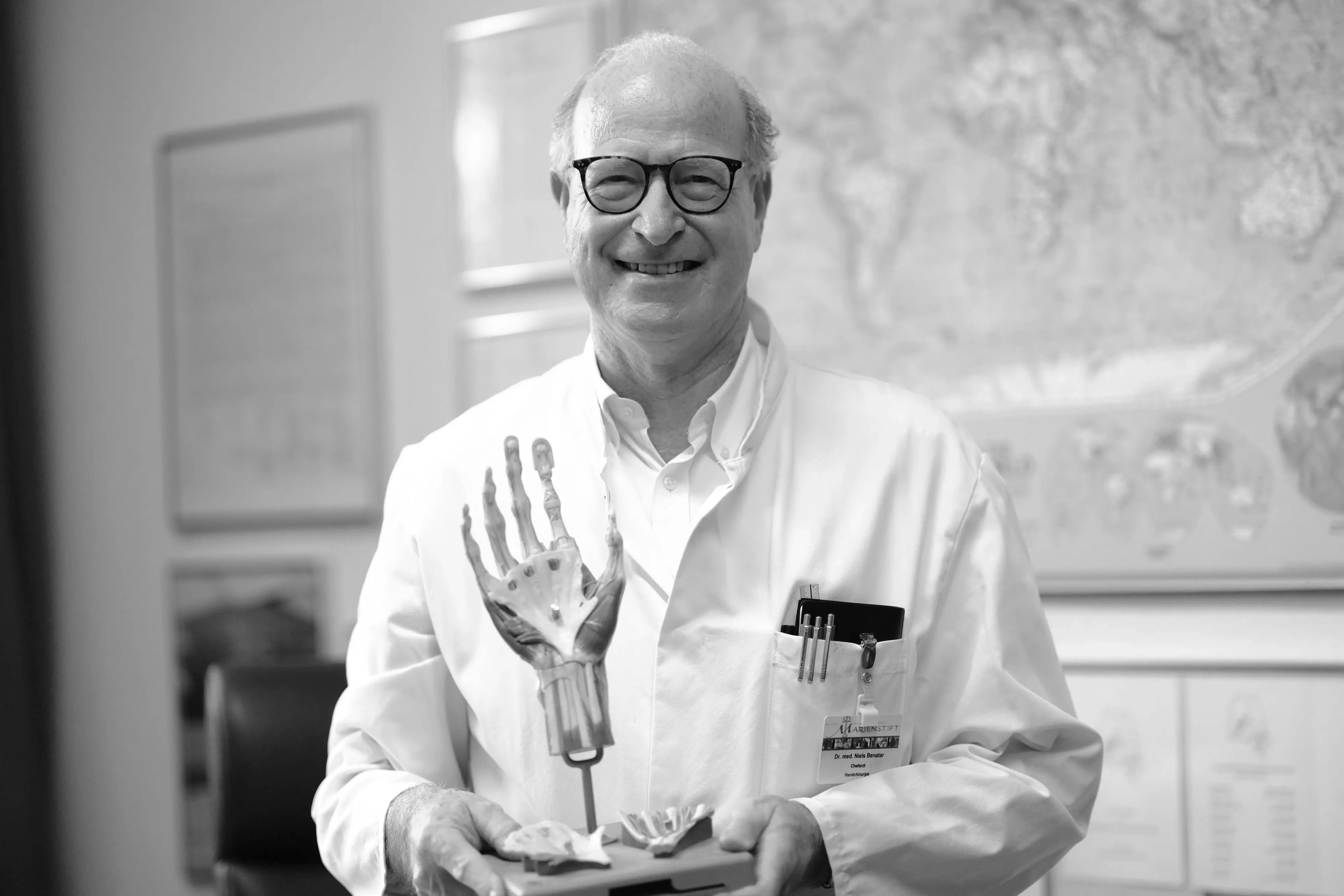 Dr. med. Niels Benatar